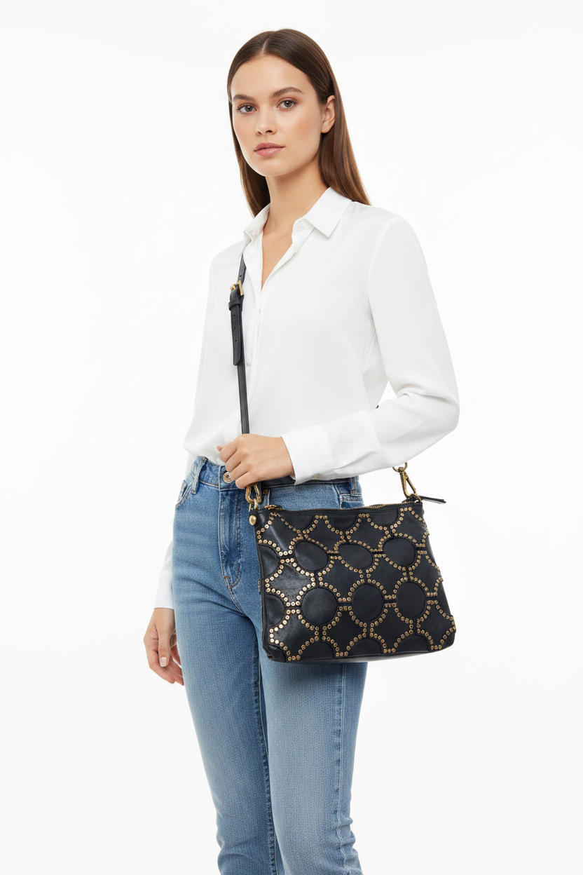 Campomaggi Margot M - SHOULDER BAG COW.+CROSS PATCHES+STUDS