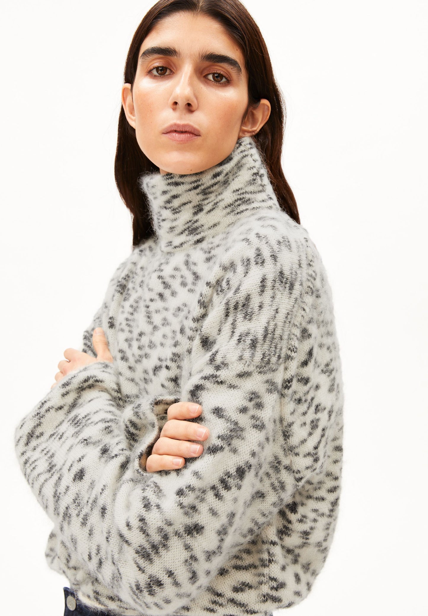Armedangels Mohair Blend Dots Knit Sweater Damen in oatmilk-black