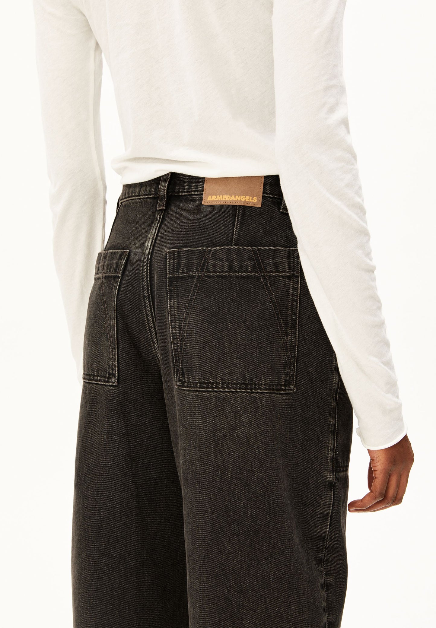 Armedangels Baarly High Worker Barrel Jean Damen in nutmeg