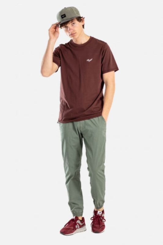 Reell Reflex 2 LW Jogger Pant aus Flex Baumwolle Material in Grün.