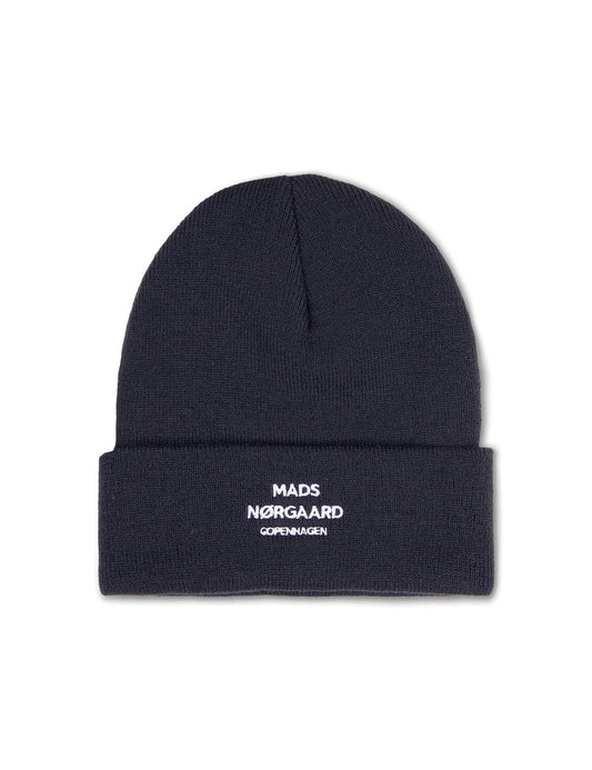 Mads Nørgaard Isak Logo Ambas Beanie in Deep Well