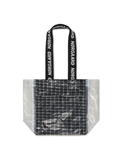 Mads Nørgaard Laundrette Mirca Bag Kayan in Schwarz/Transparent