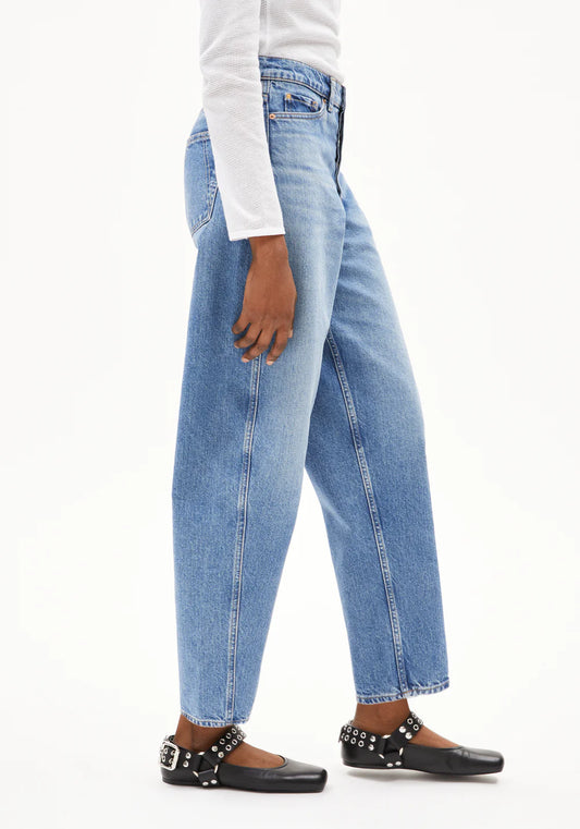 Armedangels Damen BAARELL Denims / 5 Pockets Barrel Leg Fit in crunchy