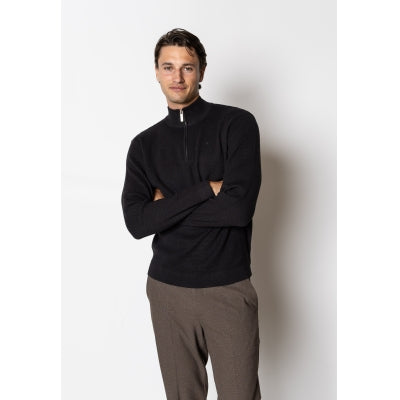 Clean Cut Copenhagen Oscar half-zip knit in Schwarz