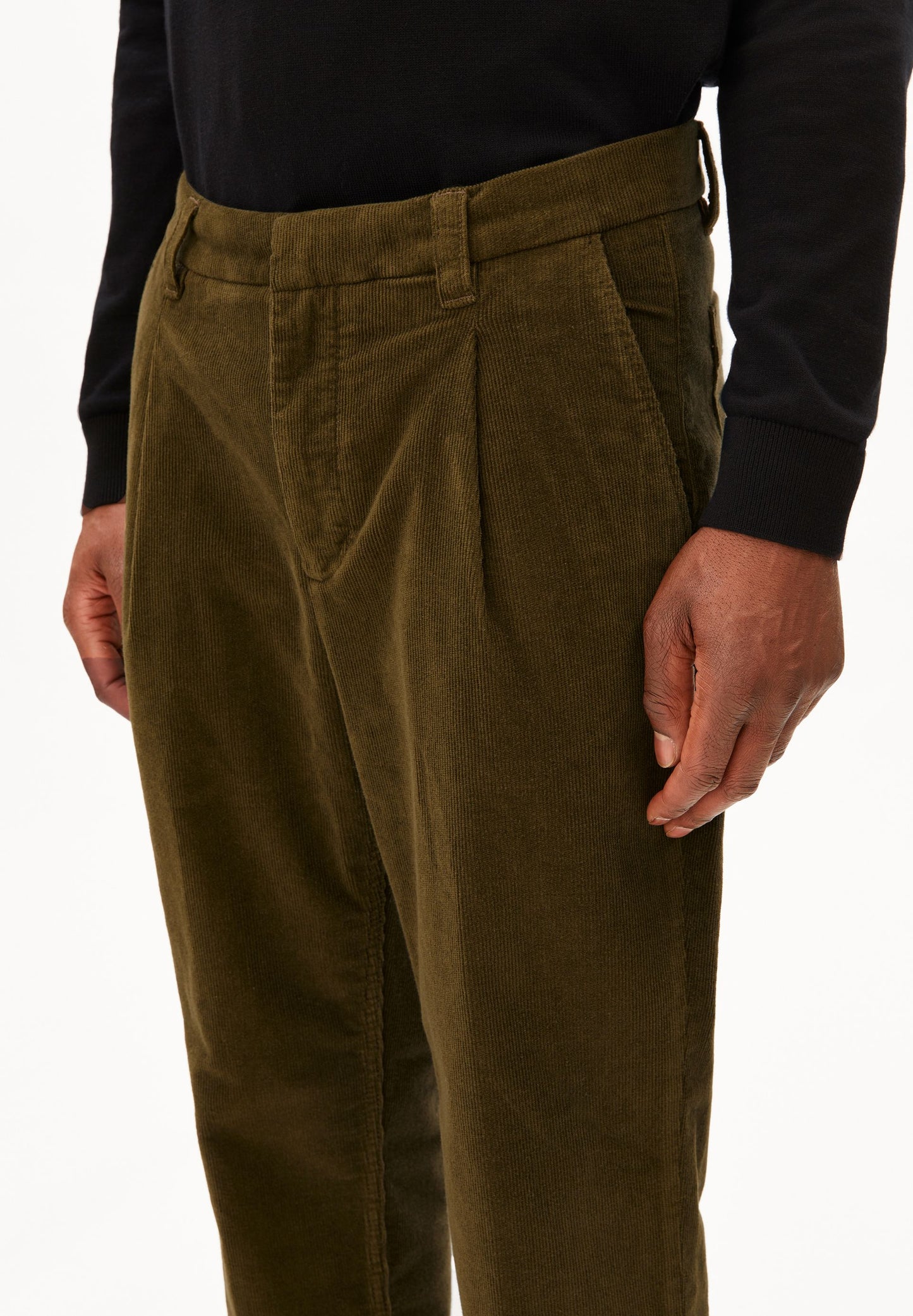 Armedangels Taamir Corduroy Pleated Pant Herren in dark earth