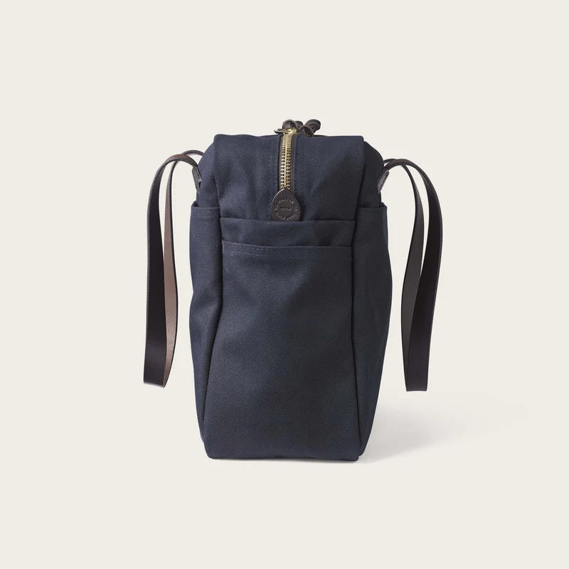 Filson TOTE BAG WITH ZIPPER in Dunkelblau