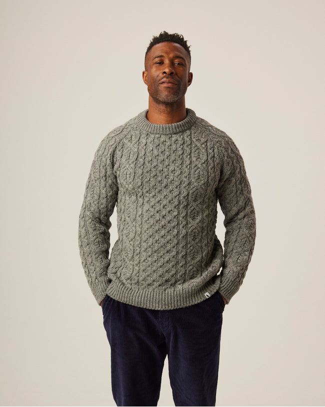 Peregrine Men Hudson Aran jumper in Steel