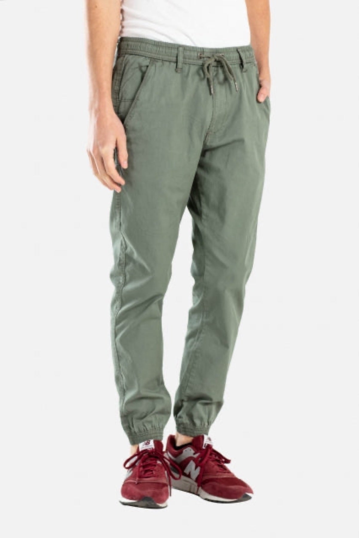 Reell Reflex 2 LW Jogger Pant aus Flex Baumwolle Material in Grün.