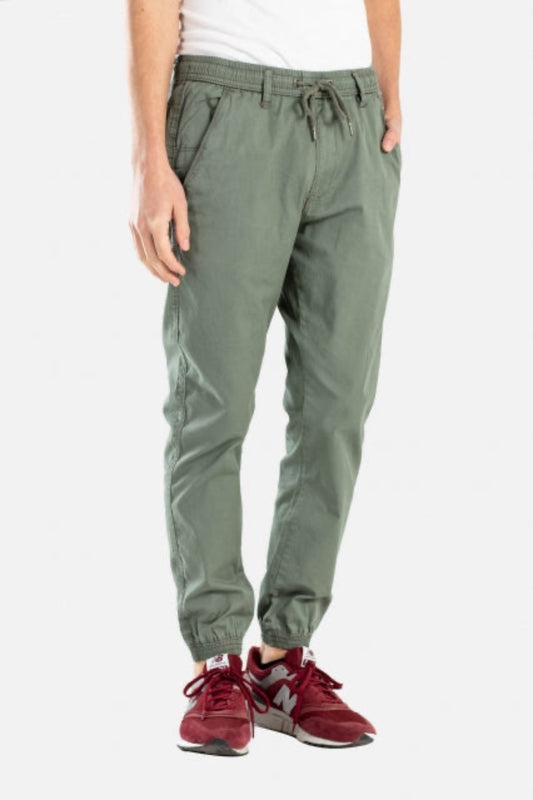 Reell Reflex 2 LW Jogger Pant aus Flex Baumwolle Material in Grün.