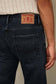 Jenas Hose von Kings Of Indigo in Dunkel Blauer Waschung in klassischem Five Pocket Style Design.