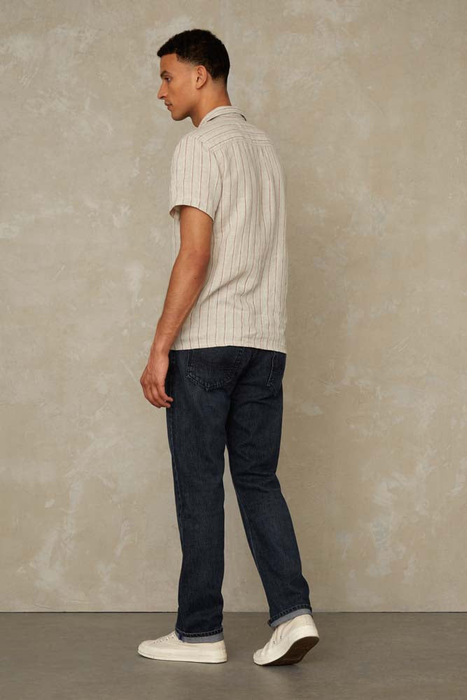 Jenas Hose von Kings Of Indigo in Dunkel Blauer Waschung in klassischem Five Pocket Style Design.