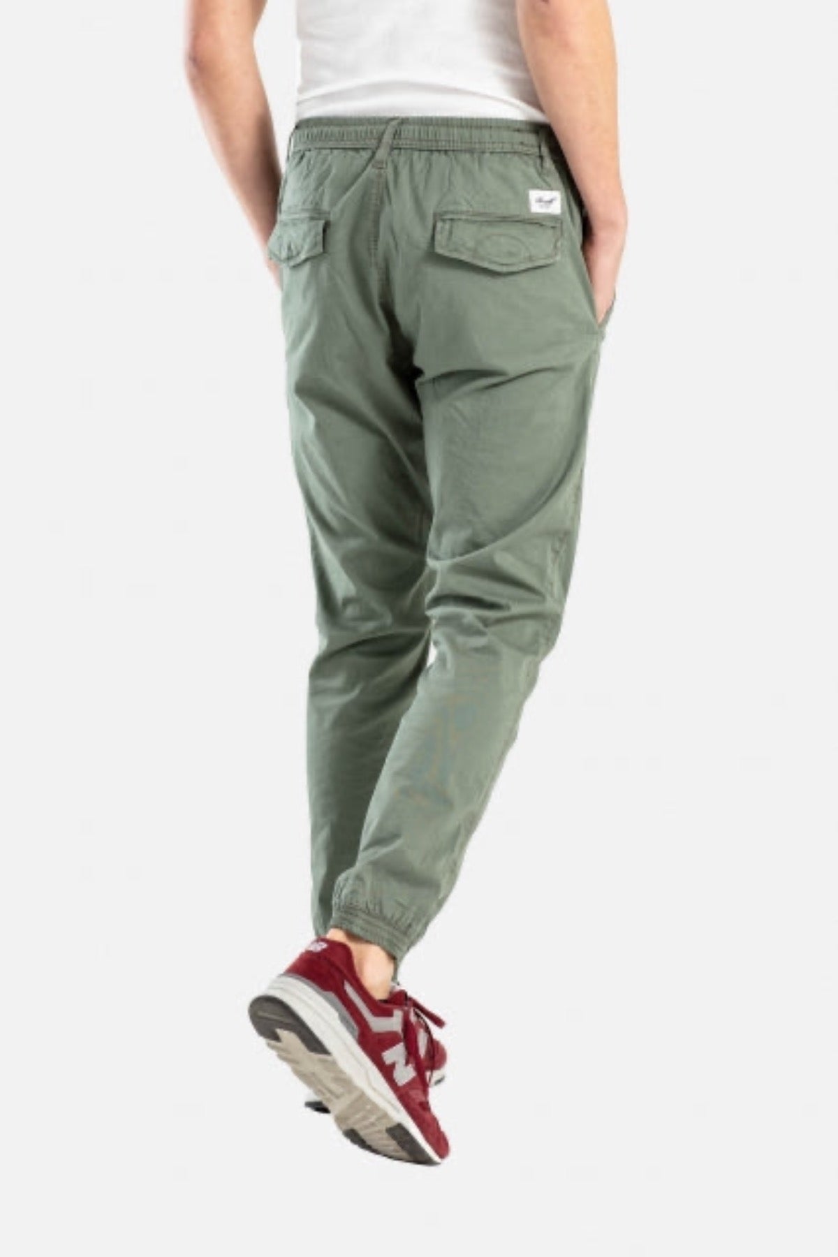 Reell Reflex 2 LW Jogger Pant aus Flex Baumwolle Material in Grün.