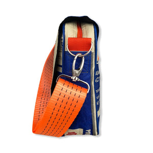 Beadbags Beadbags Umhängetasche “Joseph” aus recycelten Zementsack mit Hafengurt CR6 Blau