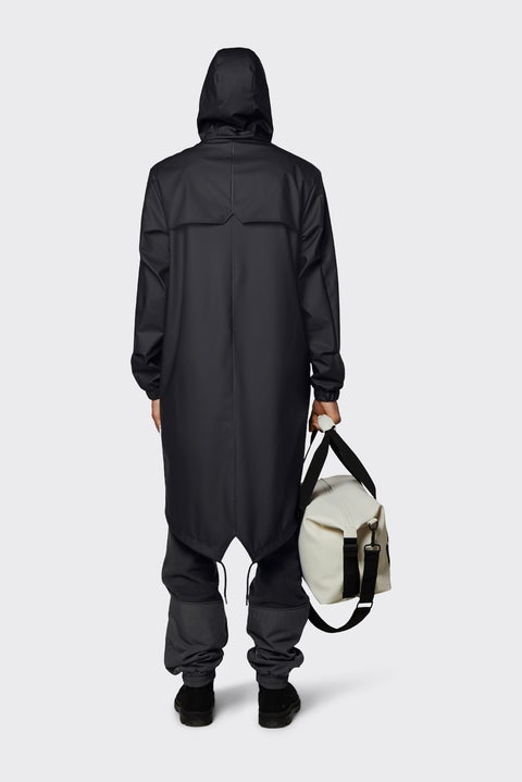 Schwarzer Unisex Regenmantel mit Fishtail Saum von Rains.