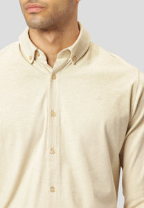 Hellbeiges Jersey Stoff Hemd mit Stretchanteil von Clean Cut Copenhagen.
