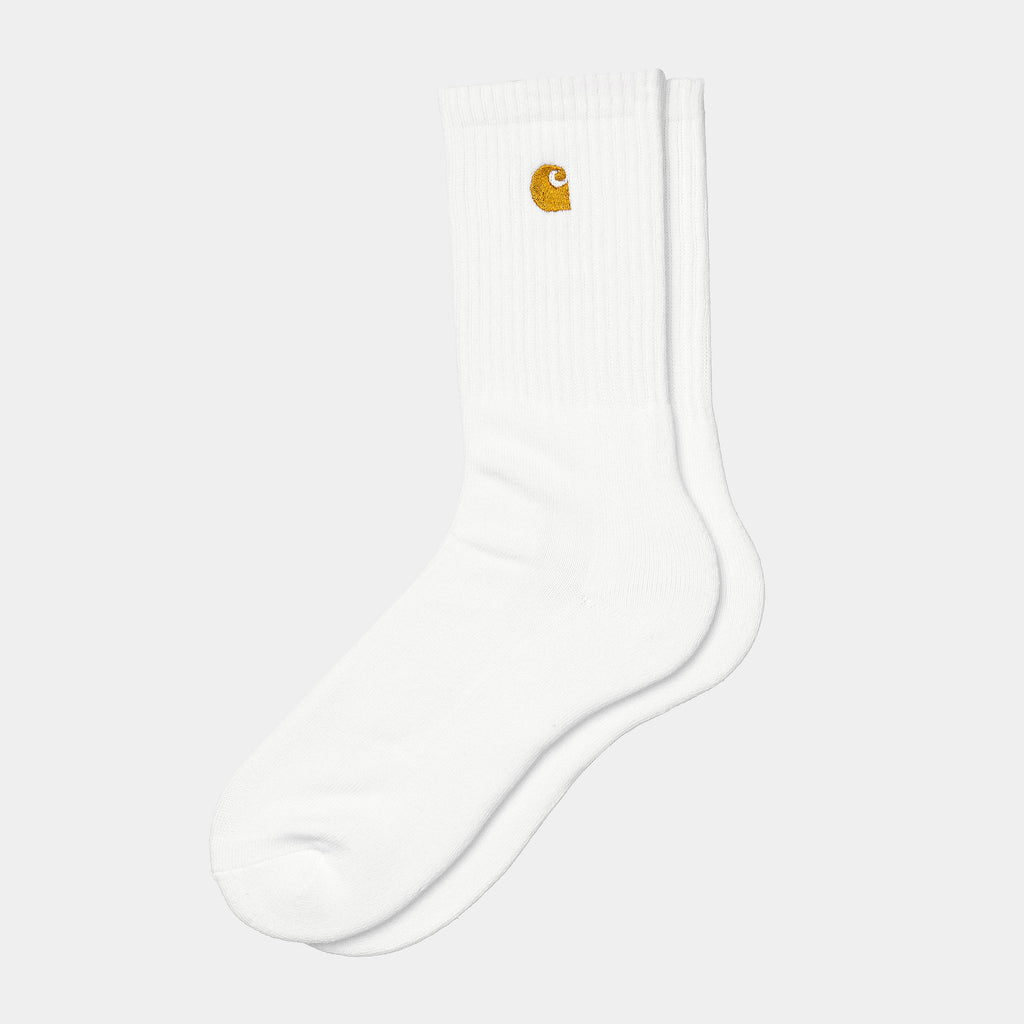 Weiße Socken von Carhartt WIP mit Kleiner Carhartt Welle gestickt.