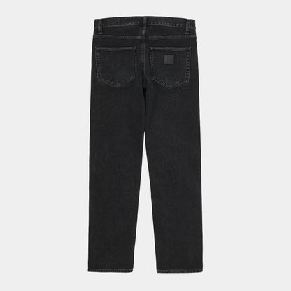 Schwarze Jeans Klondike Pant von Carhartt WIP mit normaler Passform.