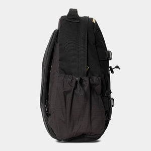 Medley Backpack von Carhartt WIP aus verschiedenen Stoffarten wie Cord, Canvas und Ripstop in farbe Schwarz.