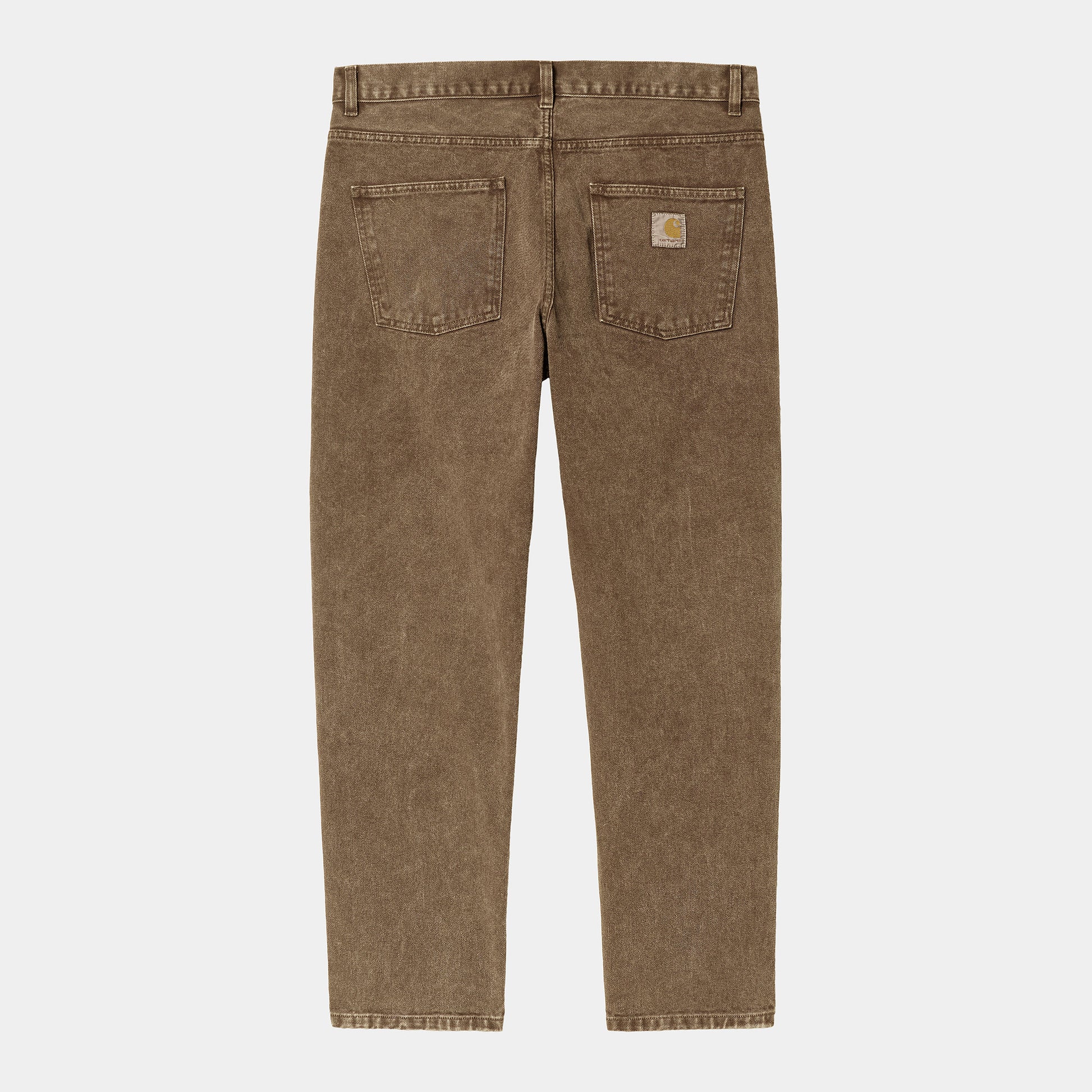 klassische 5 Pocket Jeans in braun gefärbten und runtergewaschenen Material mit weiten nach unten hin schmal zulaufenden beinen und carhartt logo auf der gesäss tasche